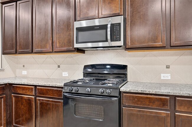Building Photo - 2403 Summers Glen Ct