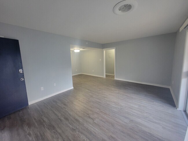 Building Photo - 225 W McDowell Rd