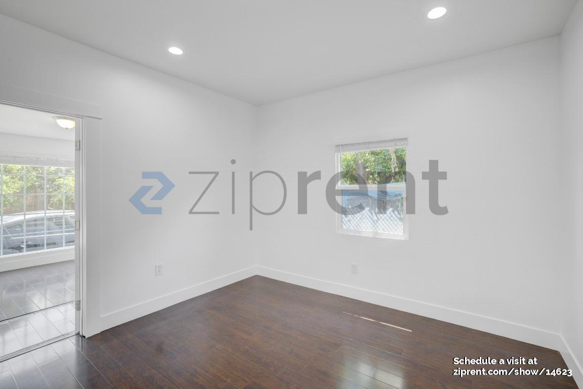Building Photo - 1464 W 24th St