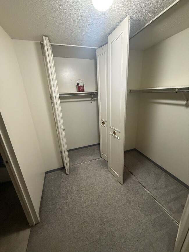 Building Photo - Fantastic Studio in The Metropolitan Condos