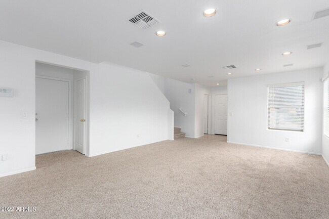 Building Photo - 6475 W Freeway Ln