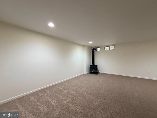 Building Photo - 125 Hidden Hill Cir