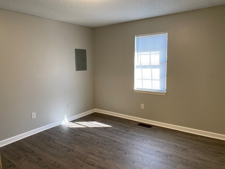 Building Photo - 29 Rossfield Cv