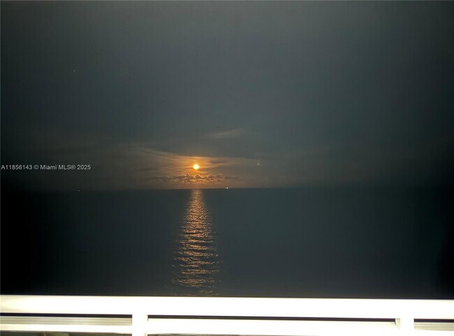 Building Photo - 3001 S Ocean Dr