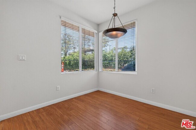 Building Photo - 360 W Ave 26