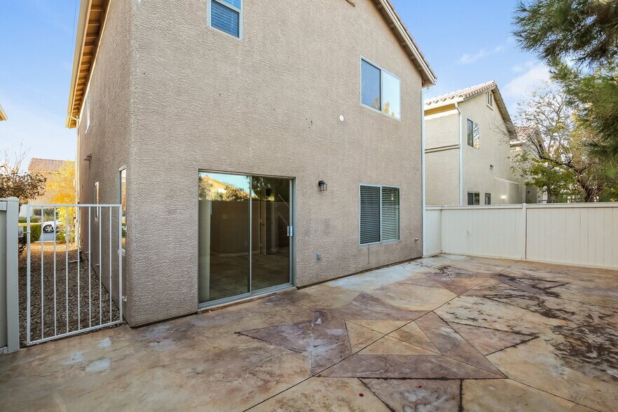 Building Photo - 5260 Judkins Dr