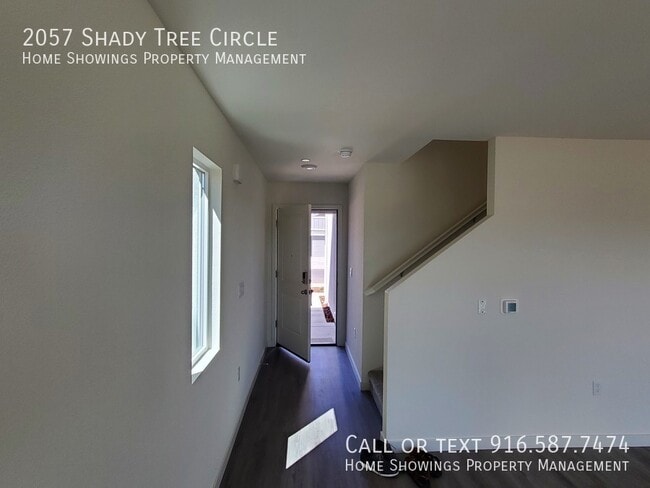 Building Photo - 2057 Shady Tree Cir