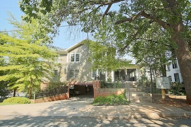 Primary Photo - 419 17th St NW