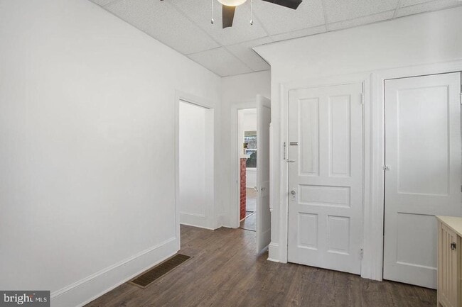 Building Photo - 1578 Old York Rd