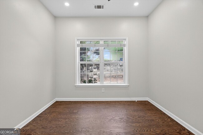 Building Photo - 28 Stonehenge Ct