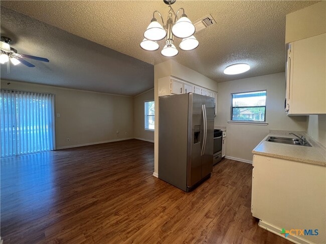 Building Photo - 1524 Shannon Cir