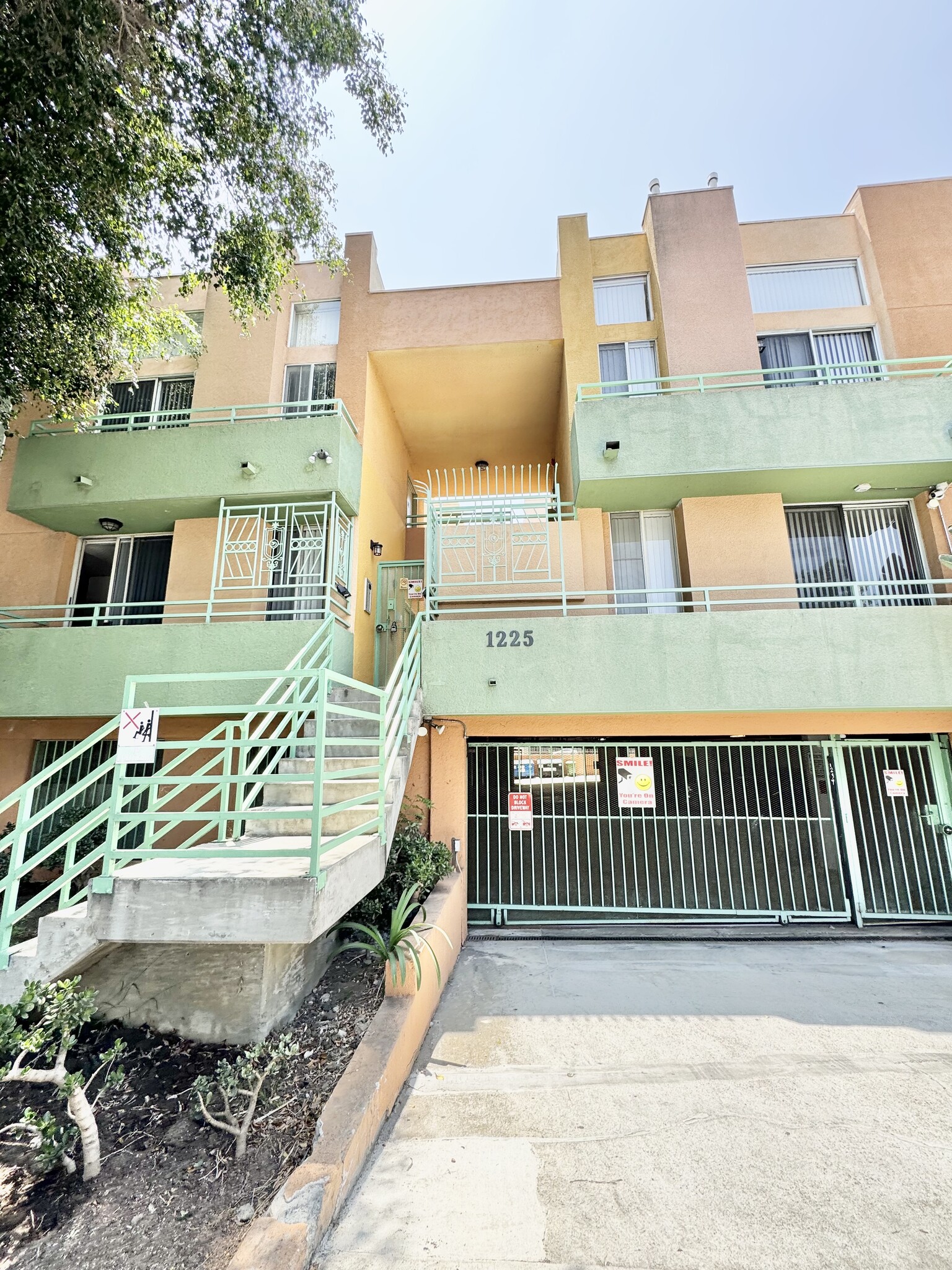Building Photo - 1225 N Cherokee Ave