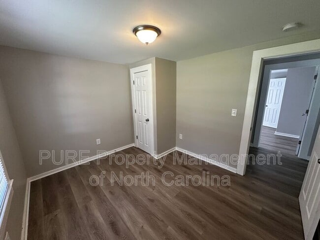 Building Photo - 204 Bookington Dr