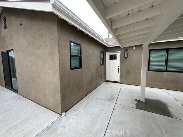 Primary Photo - 1155 N Currier Ave