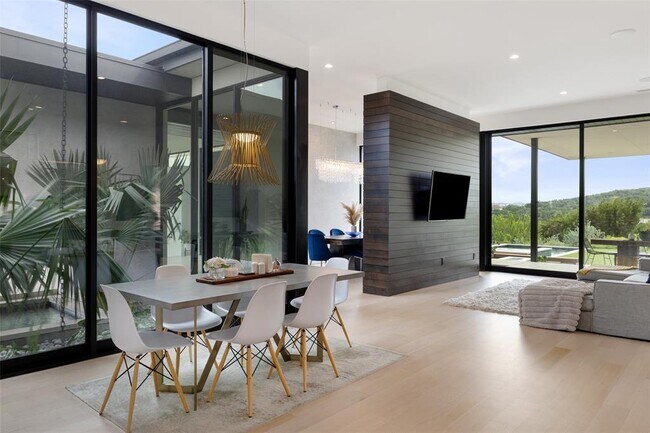 Building Photo - 4202 Serene Hills Dr