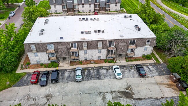 Building Photo - 3408 Balboa Ln