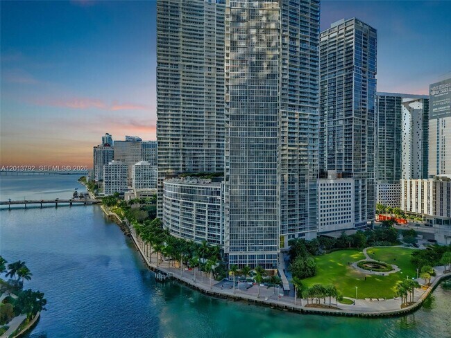 Building Photo - 475 Brickell Ave