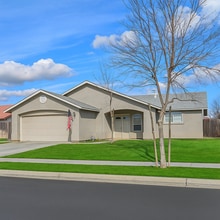 Building Photo - 950 Geneva Dr