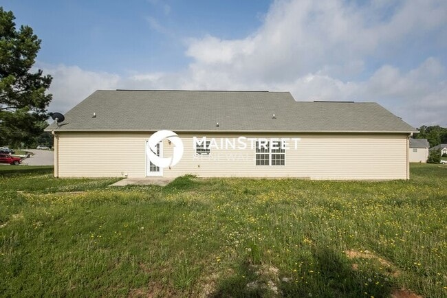 Building Photo - 3 Bedroom Pet-Friendly Home in Dallas, GA ...