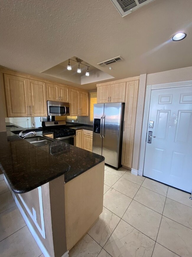 Building Photo - Beautiful, partially furnished 1 bedroom with a view of the Sphere!