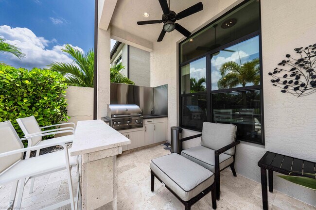 Building Photo - 9368 Eden Roc Ct