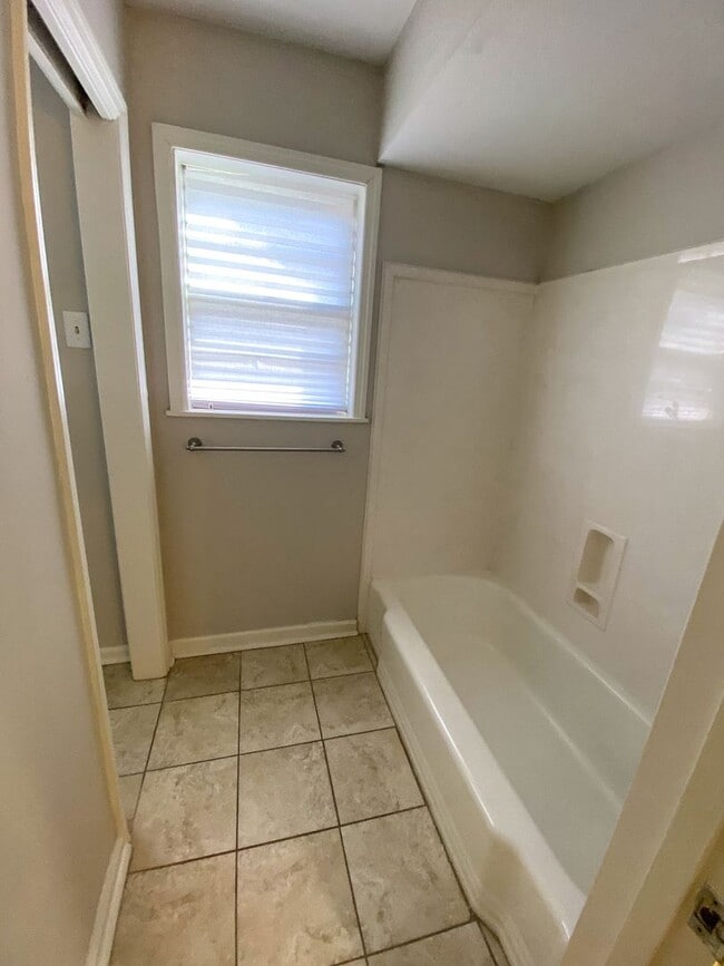 Building Photo - 5867 Brierdale Ave