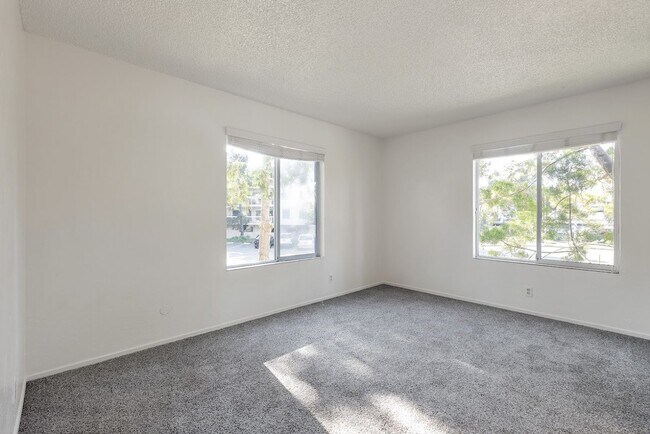 Building Photo - 955 Shorepoint Ct