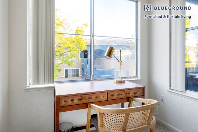 Building Photo - 1170 Beethoven Common