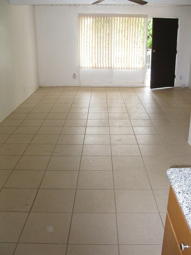 Building Photo - 151 S Idaho St