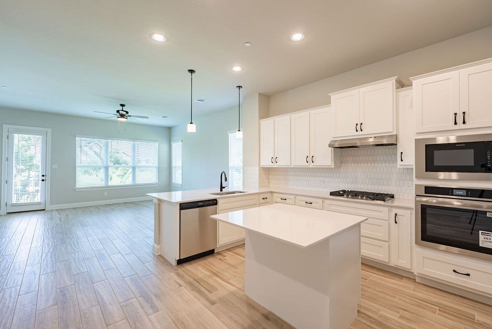 Building Photo - 600 C-Bar Ranch Trl