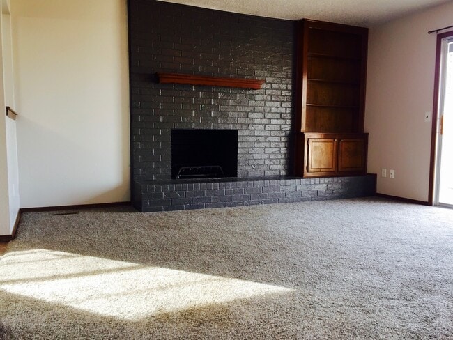 Primary Photo - Charming 3BD 2BA Home in Yukon!!!