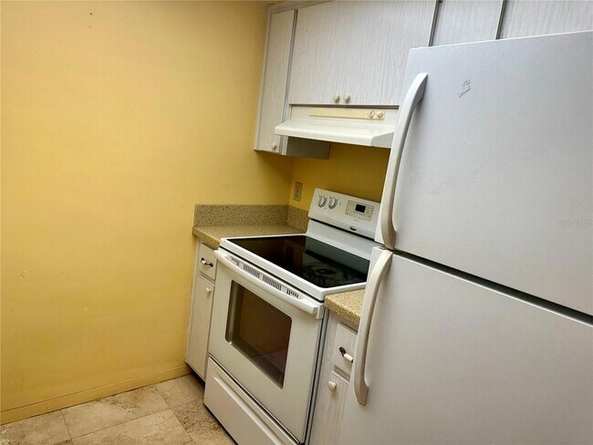 Building Photo - 535 68th Ave