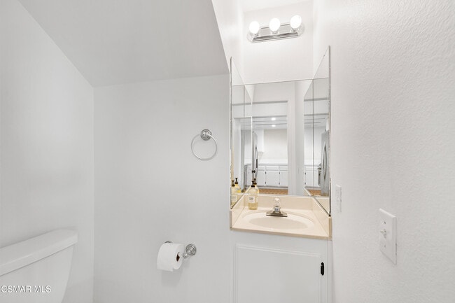Building Photo - 5291 Colodny Dr