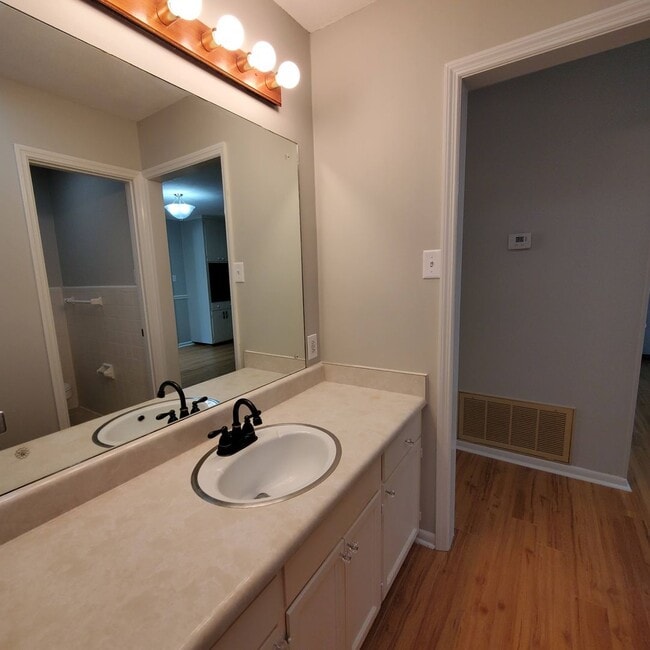 Building Photo - Modern Comforts and Serene Living: Your Ideal Rental Home in Valdosta, Georgia