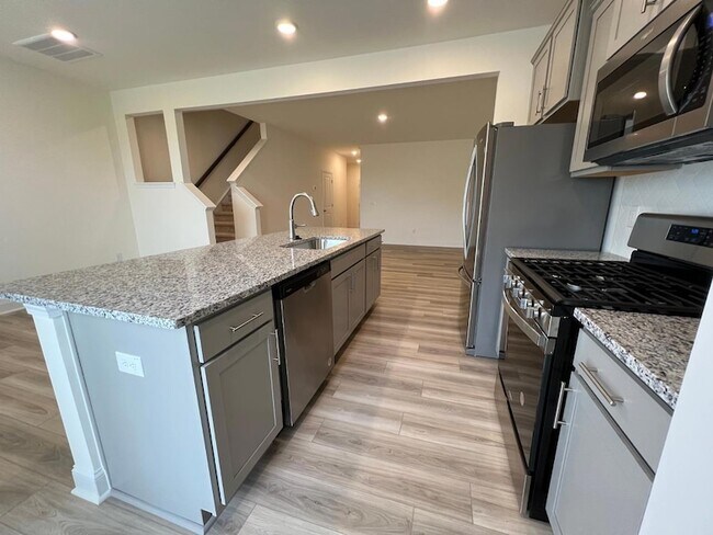 Building Photo - 53 Bluebottle St