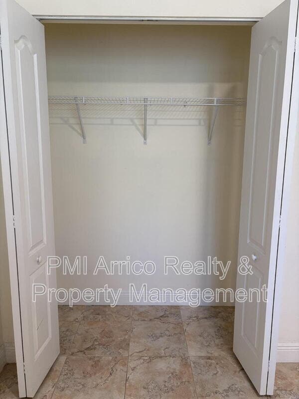 Building Photo - 8611 Olive Moss Ct