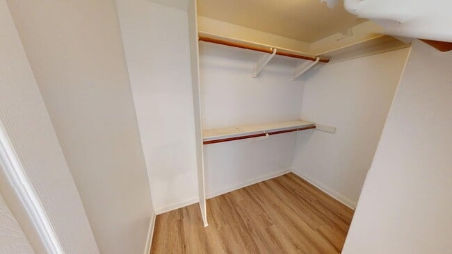 Building Photo - Spacious 4 Bed 3 Bath Home Available for L...