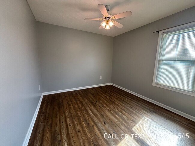 Building Photo - 3615 Ellen Dr