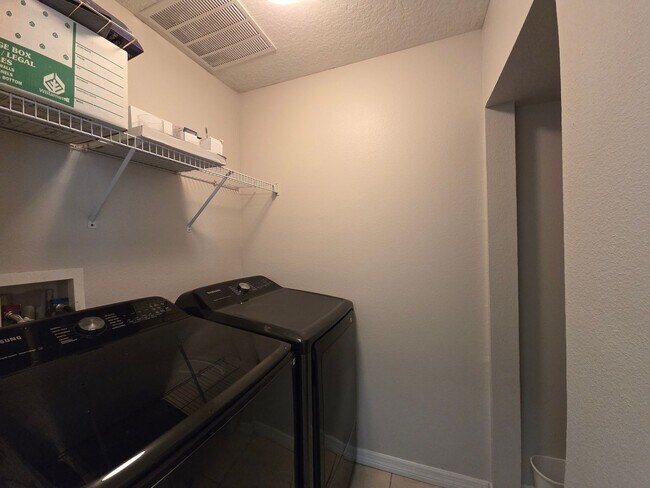 Building Photo - Three Bedroom Townhome at Carter Glen in Orlando
