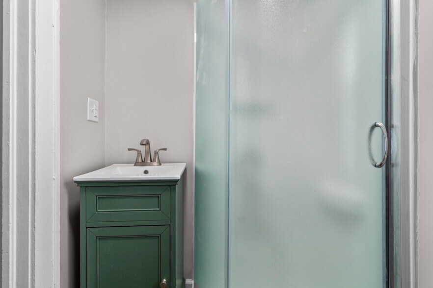 Building Photo - 1412 Arrow Ave