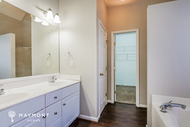 Building Photo - Beautiful Calera Home!