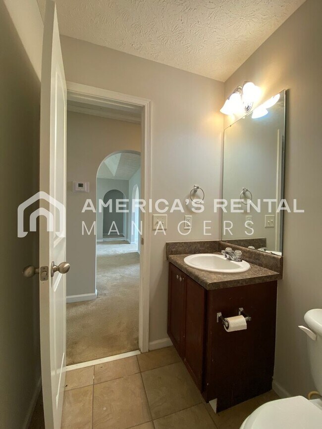 Building Photo - Home for Rent in Montgomery with Fenced in Backyard!!! New LVP Flooring! View with 48 Hours Notic...