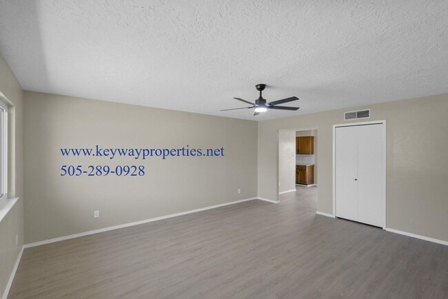 Building Photo - Remodeled 3 bed 2 bath corner house!