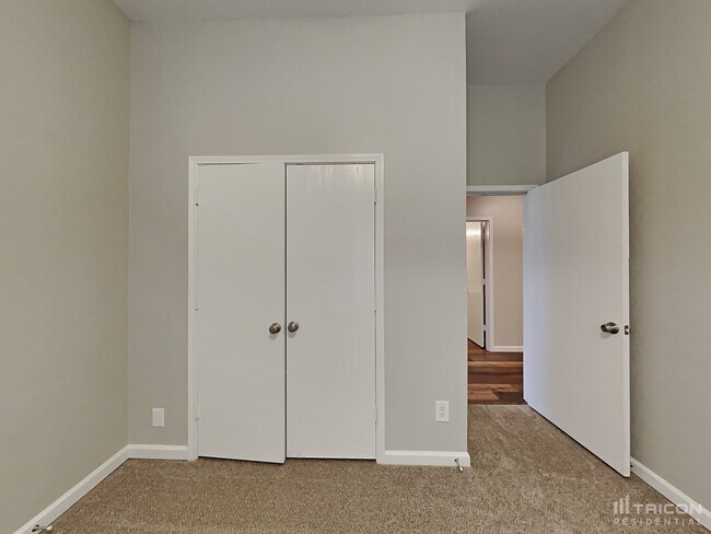 Building Photo - 401 Rustic Grove Ln