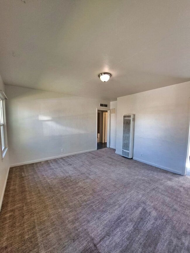 Building Photo - 436-442 N Effie St