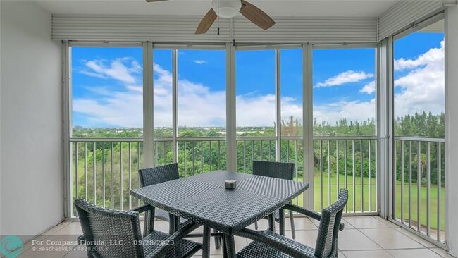 Building Photo - 3150 N Palm Aire Dr