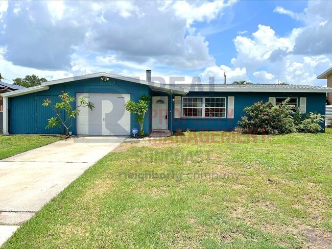 Building Photo - 5715 Nutmeg Ave