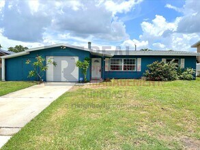 Building Photo - 5715 Nutmeg Ave
