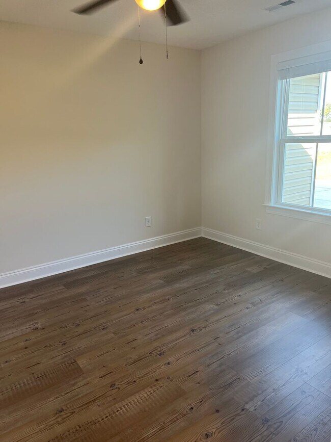 Building Photo - BEAUTIFUL NEW home!!! ??? 3 Bedrooms, 2 Ba...