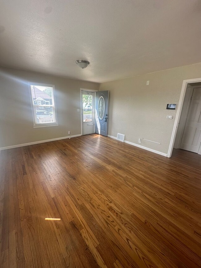 Building Photo - Ready Middle of January! Two bedrooms, one quarter bathroom home, pet friendly, central air!